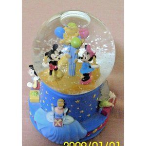 DISNEY HALLMARK WALT's 100th BIRTHDAY MUSICAL SNOW GLOBE Wish Upon A Star